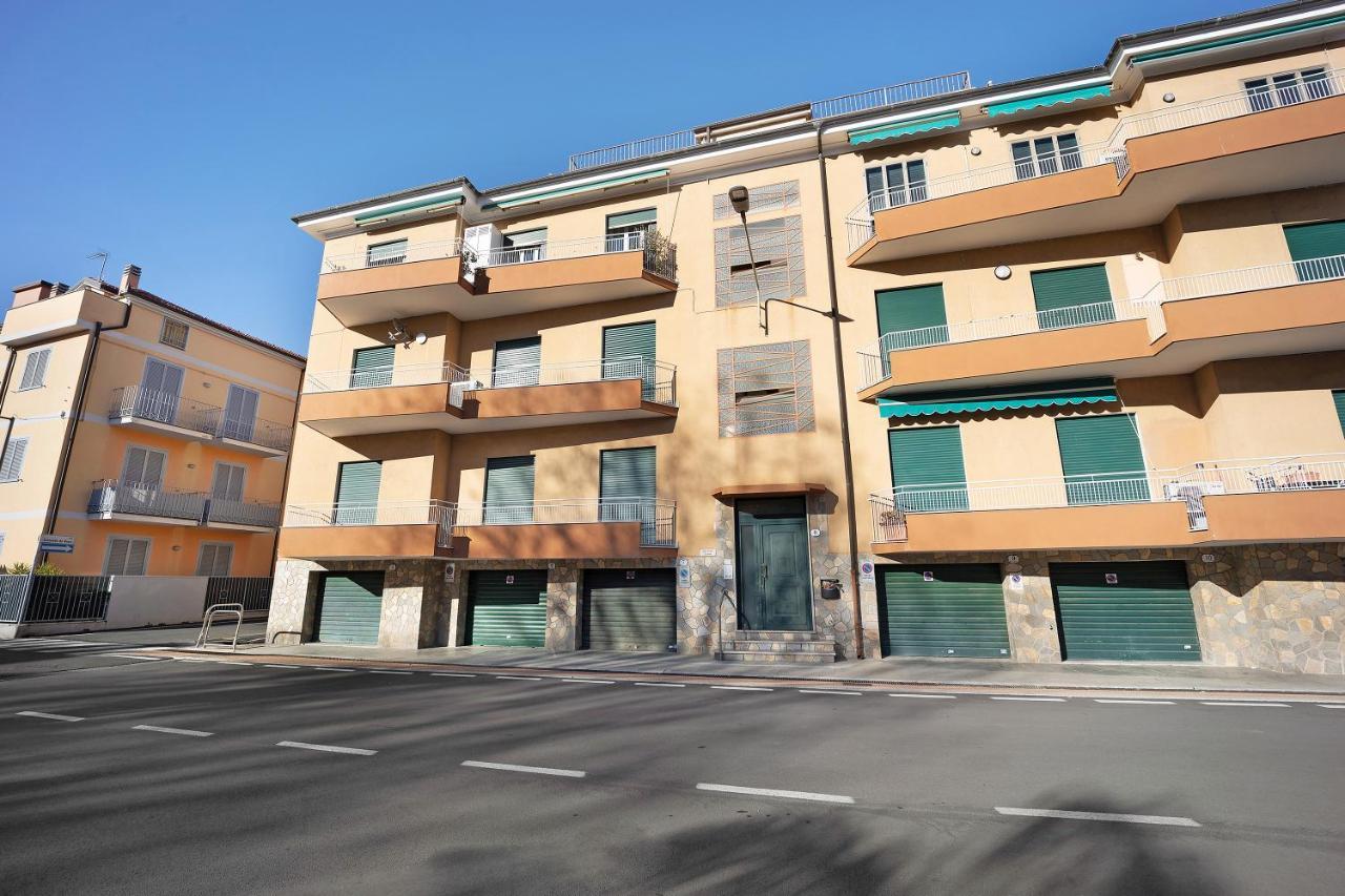 Victoria Apartments Acquarius Diano Marina Esterno foto
