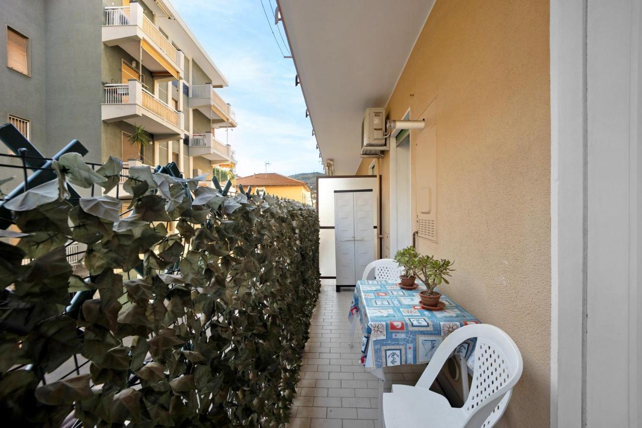 Victoria Apartments Acquarius Diano Marina Esterno foto